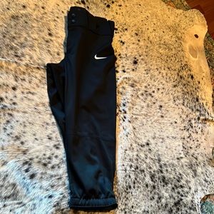 Nike baseball knickers size small (black)